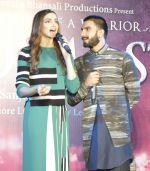 Deepika Padukone, Ranveer Singh promotes Bajirao Mastani at Gurgaon on 13th Dec 2015